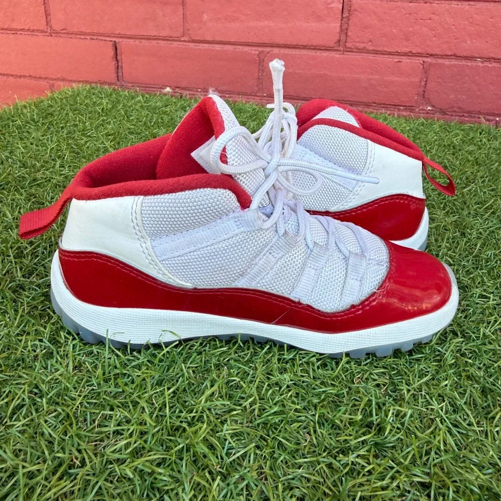 Jordan 11 Retro Cherry 2022 White Varsity Red‎ Kids Sneakers 10C 378040-116